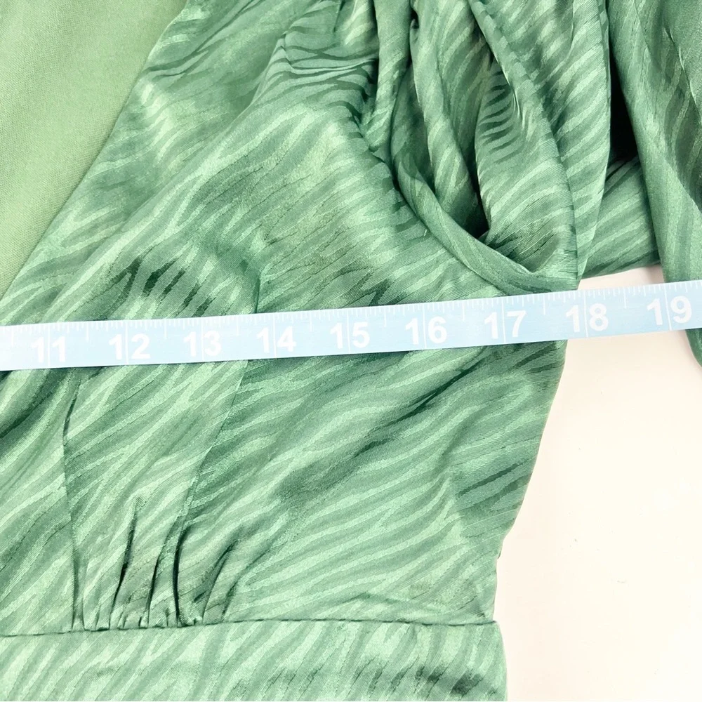 NWT Urban Outfitters Mini Green Satin Long Sleeve Dress Plunge Neckline L Defect - Picture 10 of 13